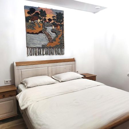 Loftik Apartments Gagarin Street Almaty Exterior foto